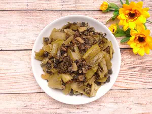 Lạ miệng món ốc xào dưa cải chua