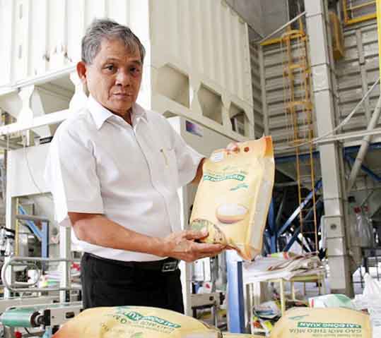 Hai người đàn ông tự tổ chức đám tang cho mình