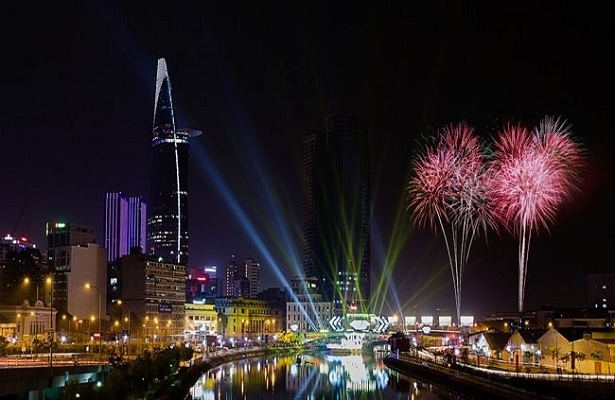 TP.HCM tổ chức bắn pháo hoa nghệ thuật ở 3 điểm dịp lễ 30.4