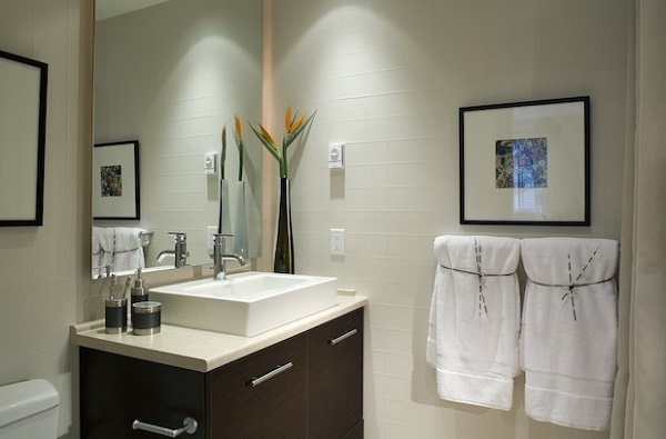 Mẹo “hô biến” phòng tắm rộng ra