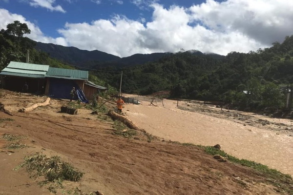 Ngoài cứu nạn, còn phải lo cứu đói cho đồng bào gặp nạn ở Phước Sơn