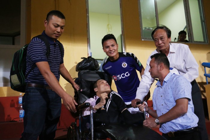 Điểm 10 cho Quang Hải