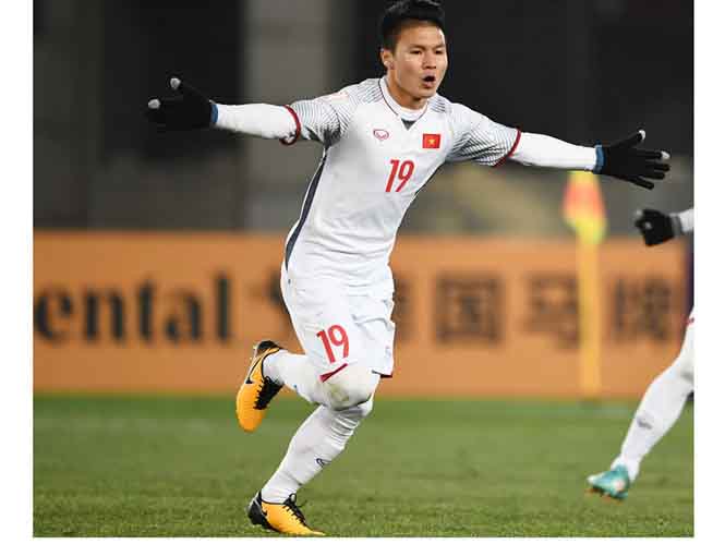 TOP 10 bàn thắng đẹp nhất của Nguyễn Quang Hải – Quả Bóng Vàng Việt Nam 2018