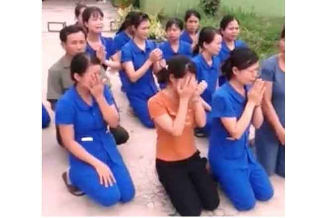 Chính quyền đóng cửa nhà trẻ không phép, hàng chục giáo viên quỳ khóc