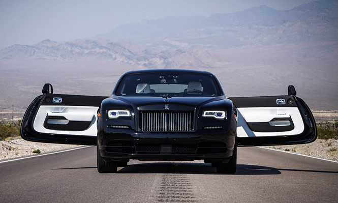 Rolls-Royce không muốn từ bỏ động cơ V12 vốn đã là ‘bản sắc’