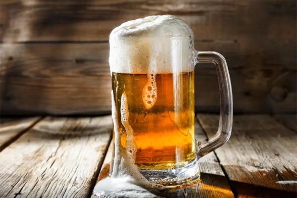 Uống một chai bia mỗi ngày tăng nguy cơ béo phì lên 25%