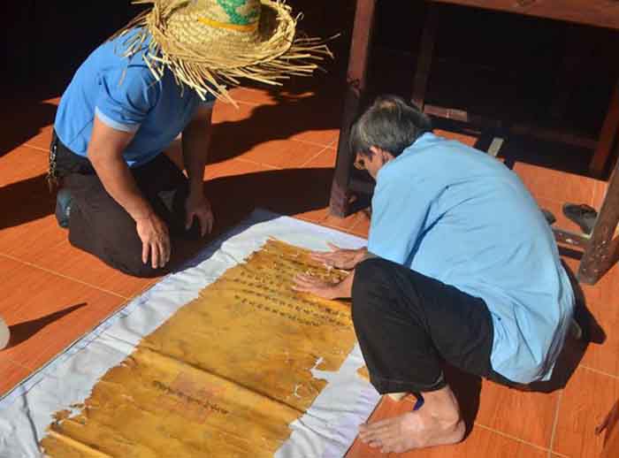 Tư liệu Hán Nôm nhiều gia đình ở Huế mục nát