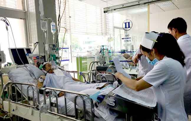 Một người bị sốc phản vệ suýt chết sau khi ăn cá ngừ