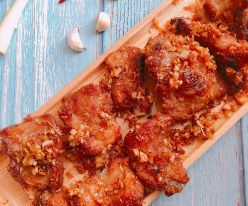 Thơm ngon sườn chiên sả