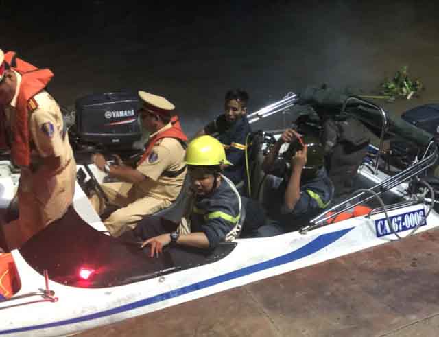 Đèo Mang Yang: Hai xe container đâm nhau bốc cháy