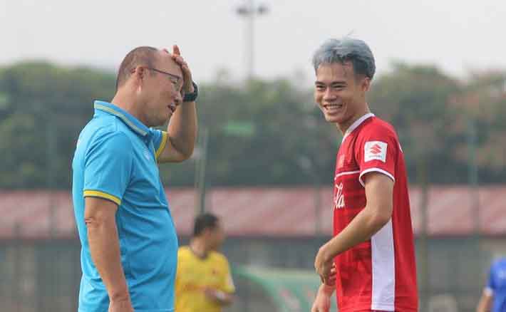 Văn Toàn khoe tóc mới, U23 Việt Nam có buổi tập nhẹ