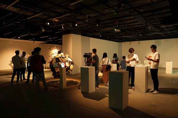 Triển lãm “Sống mới với cũ”: Thu hút giới trẻ với thông điệp bảo vệ môi trường mới mẻ