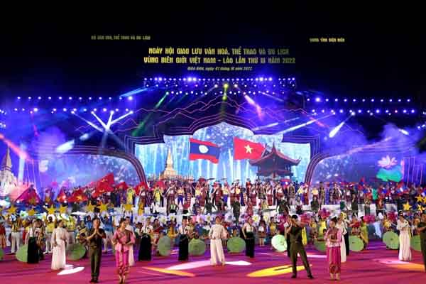 Tất bật chuẩn bị cho Ngày hội giao lưu văn hóa vùng biên giới Việt – Lào