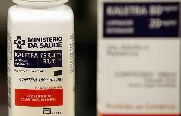 Rút ngắn thời gian điều trị COVID-19 bằng cách dùng kết hợp ba loại thuốc