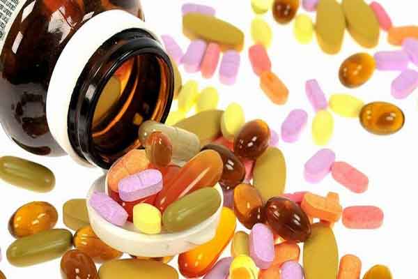 Chuyên gia nói gì về việc uống đủ thứ thuốc bổ?