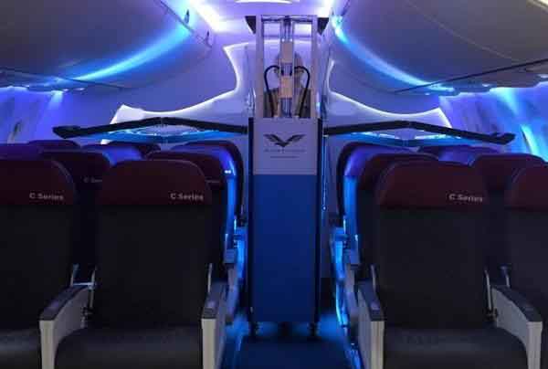 Khử trùng máy bay bằng tia cực tím