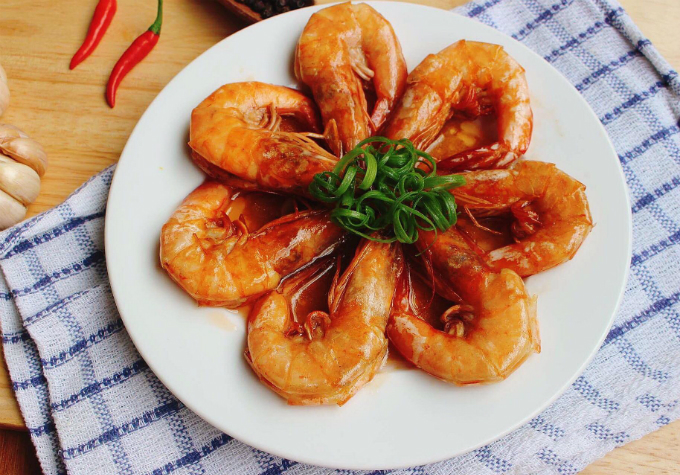 Cùng vào bếp làm món đưa cơm: Tôm sốt me chua ngọt