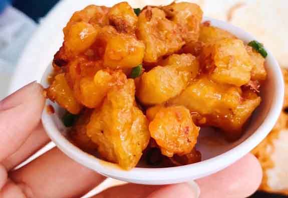 Ở Sài Gòn có rất nhiều món ngon ăn cùng tóp mỡ