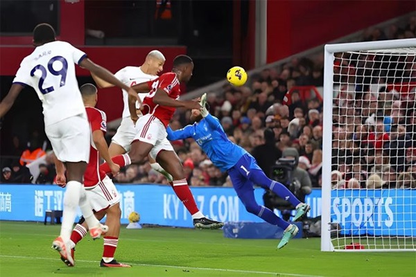 Ngoại hạng Anh: Tottenham thắng trận, san bằng điểm số với Man City