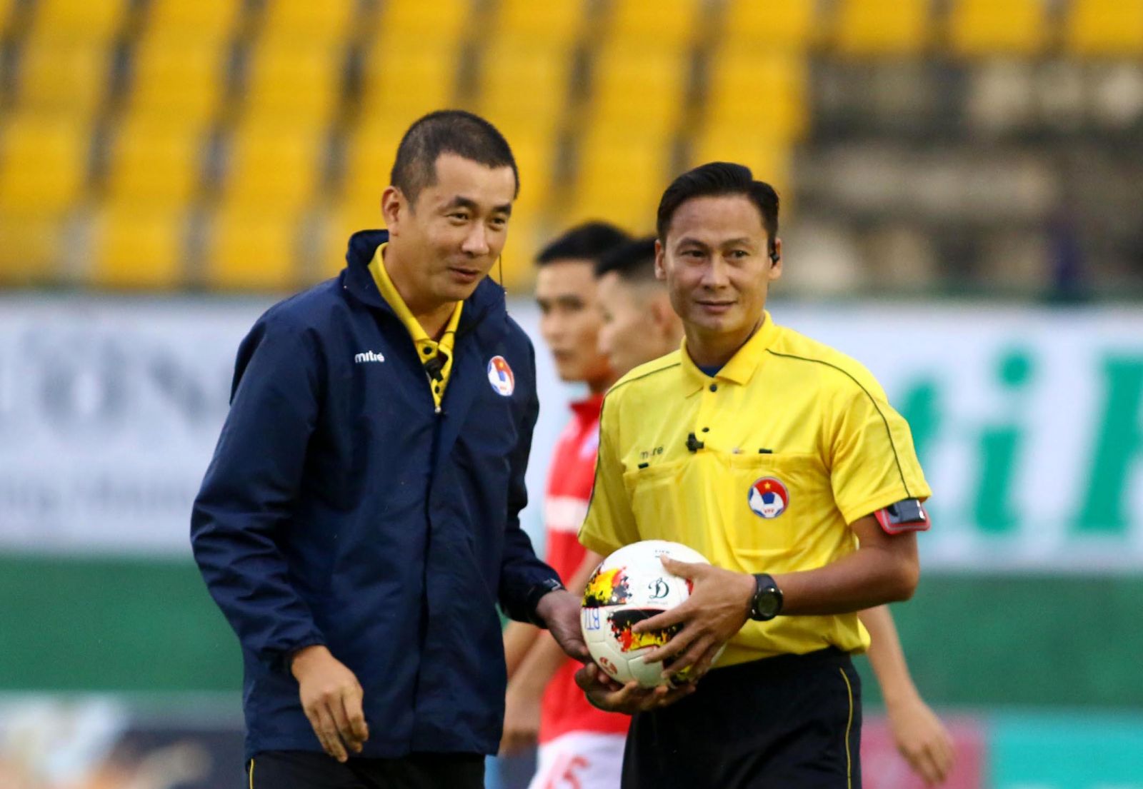 Trọng tài Lập từng ‘bẻ còi’ ở V-League và chửi cầu thủ