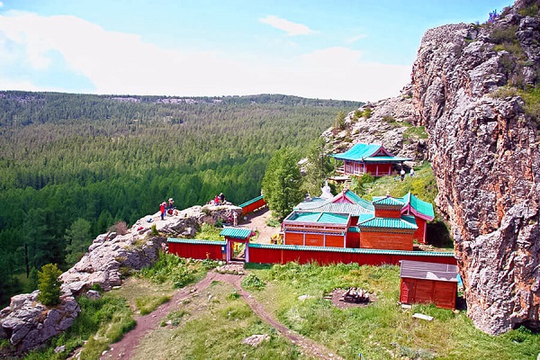 Ba tu viện biệt lập hoàn toàn với thế giới bên ngoài