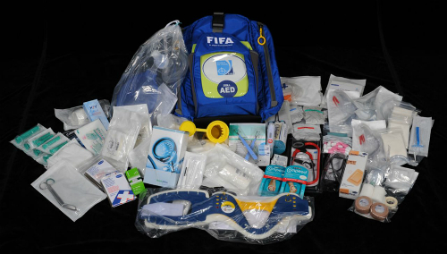 Túi đồ cấp cứu của bác sĩ tại World Cup có gì?