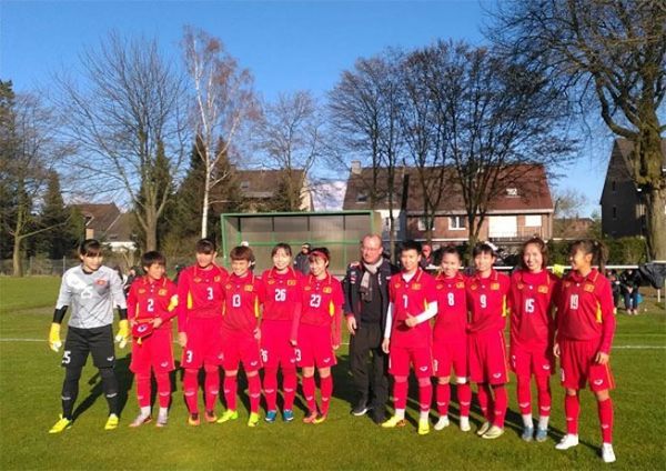 Học trò ông Chung thắng không tưởng Borussia 11-0