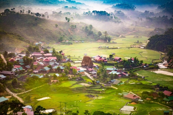 Khám phá làng cổ Vi Rơ Ngheo heo hút ở độ cao 1.250m