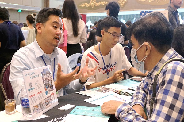 Vì sao các tổ chức giáo dục toàn cầu xem Việt Nam là ‘điểm nóng’ du học?