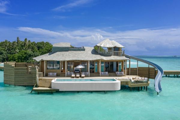 Biệt thự “nổi” trên mặt nước lớn nhất thế giới ở Maldives chính thức mở cửa