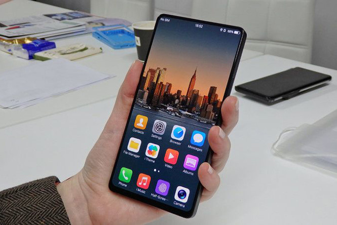 Điện thoại màn hình không viền đầu tiên ra mắt ngày 12.6