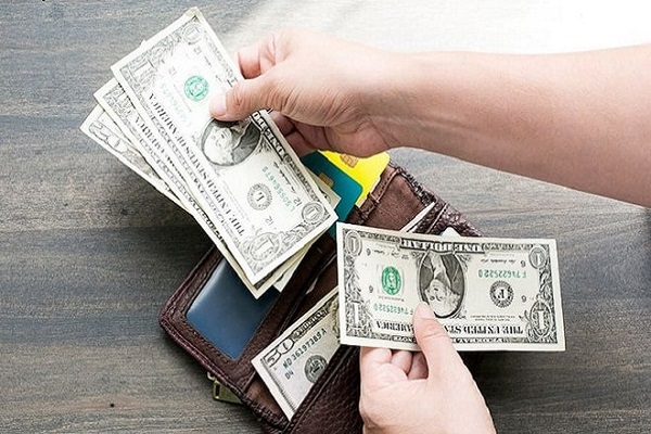 Cách tránh mua sắm quá lố trong năm mới