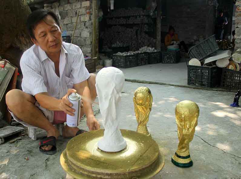 Từ hiệu ứng World Cup, đôi vợ chồng thu về hàng trăm triệu