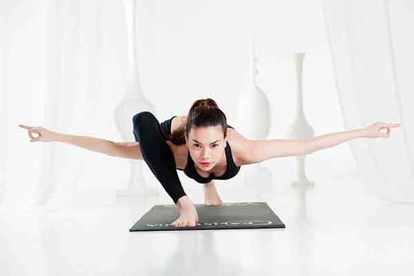Cùng Hồ Ngọc Hà chia sẻ đam mê luyện tập Yoga