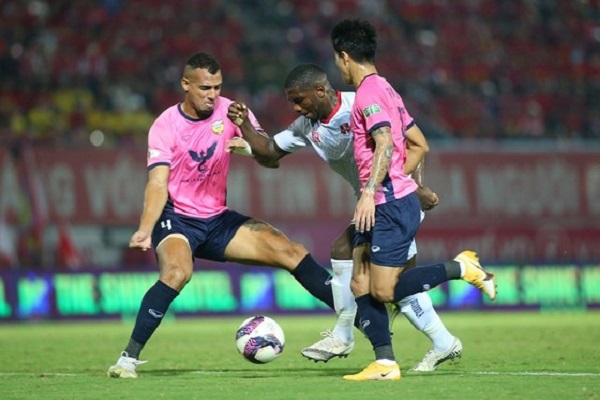 Bị Hồng Lĩnh Hà Tĩnh cầm hoà, CLB Hải Phòng gặp khó trong cuộc đua vô địch