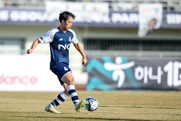 Văn Toàn để lại dấu ấn đầu tiên tại Hàn Quốc trong chiến thắng đậm của Seoul E-Land