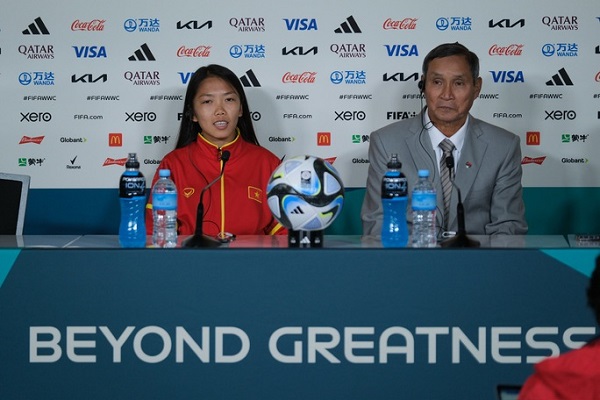 HLV Mai Đức Chung: ‘ĐT nữ Việt Nam sẽ chơi phòng ngự trước Bồ Đào Nha’