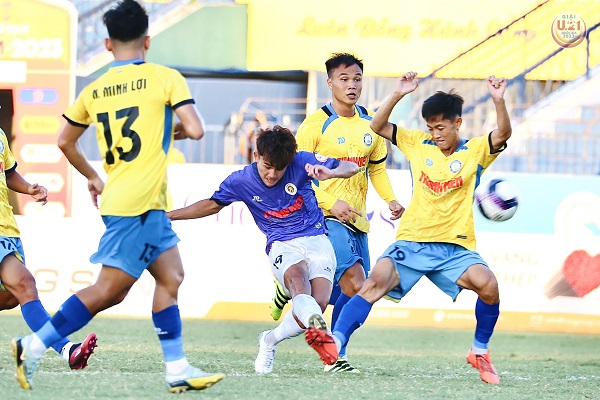 VCK U.21 Quốc gia Thanh Niên 2023: Thắng sát nút Khánh Hòa, Hà Nội giành vé sớm vào Tứ kết