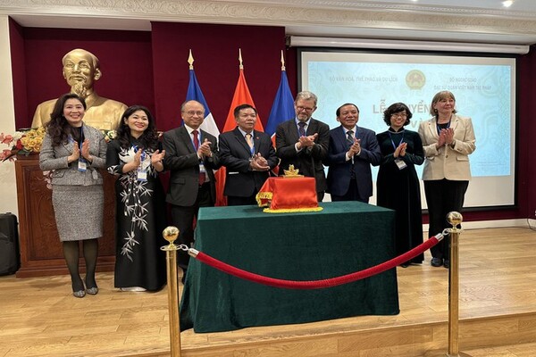 Ấn vàng ‘Hoàng đế chi bảo’ được chuyển giao thành công từ Pháp về Việt Nam