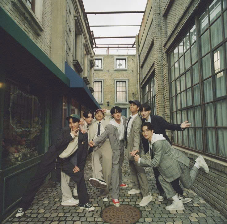 Không thể bị đánh bại: BTS giữ vững ngôi vương lượt nghe Kpop trên Spotify