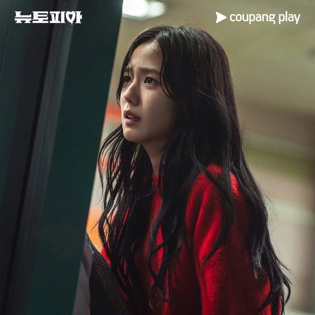 Jisoo (BALCKPINK) được người xem để ý nhiều hơn khi mà “Newtopia” chưa được chiếu phim