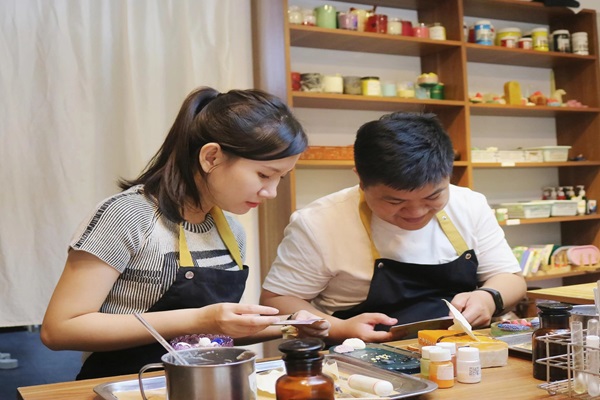 Tại sao sau giờ làm, người trẻ Sài Gòn ‘không về nhà’?