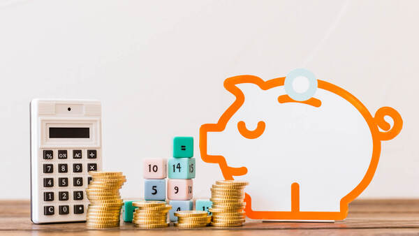 Lương 10 – 15 triệu/tháng ở TP.HCM: Đủ sống hay chỉ đủ tồn tại?