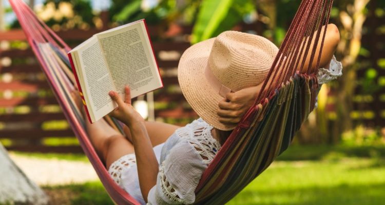 Sống chậm giữa mùa nắng: Lựa chọn của những tâm hồn hướng nội