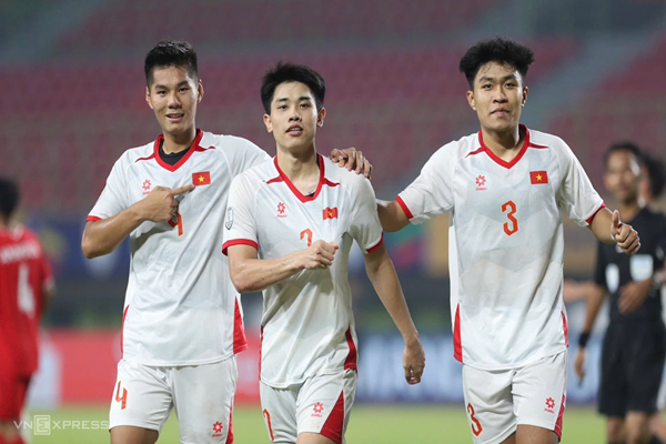 Hiểu Minh lập cú đúp, U.23 Việt Nam rộng cửa vào bán kết