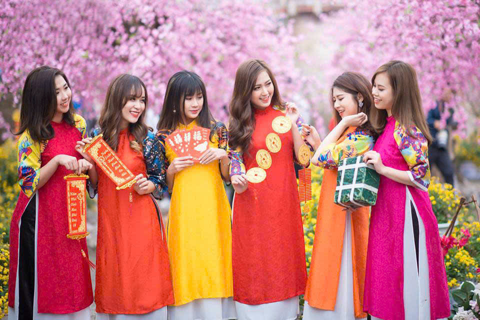 Áo dài Tết – Truyền thống dẫn dắt xu hướng